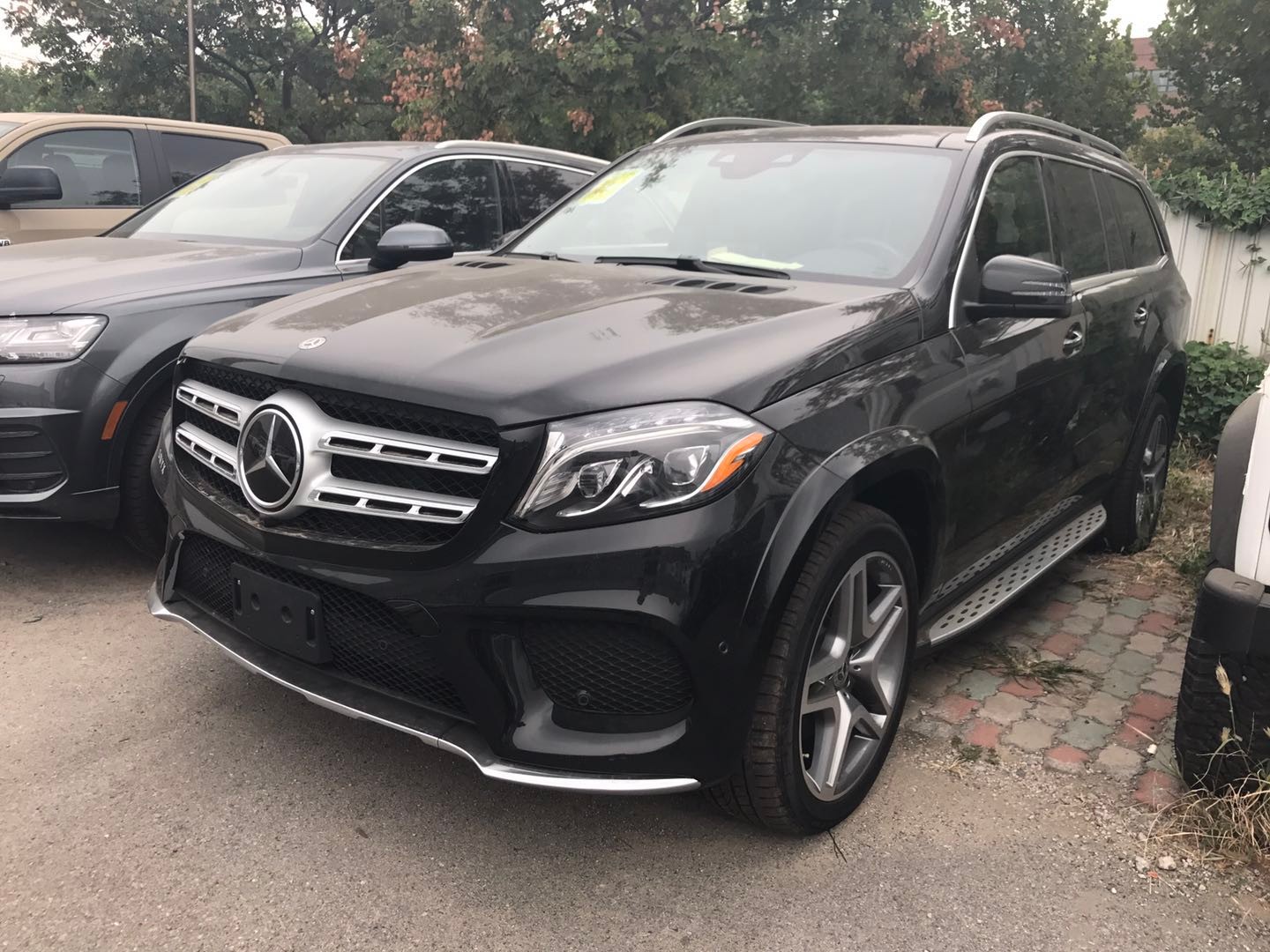 全新加版奔驰gls级天津港现车优惠颜色齐全