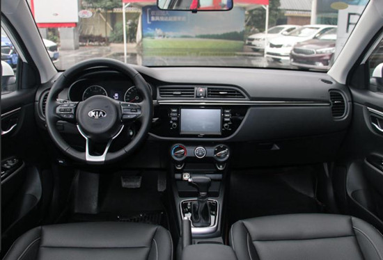 内饰设计方面,起亚k2作为东风悦达起亚的全新一代车型,在内饰的做工和