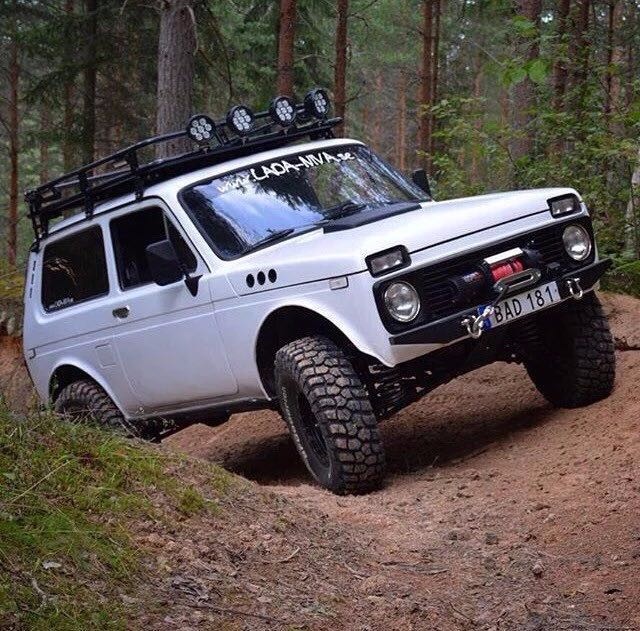 17款俄罗斯拉达niva 展现高能越野-天津隽驰汽车_凤凰网汽车