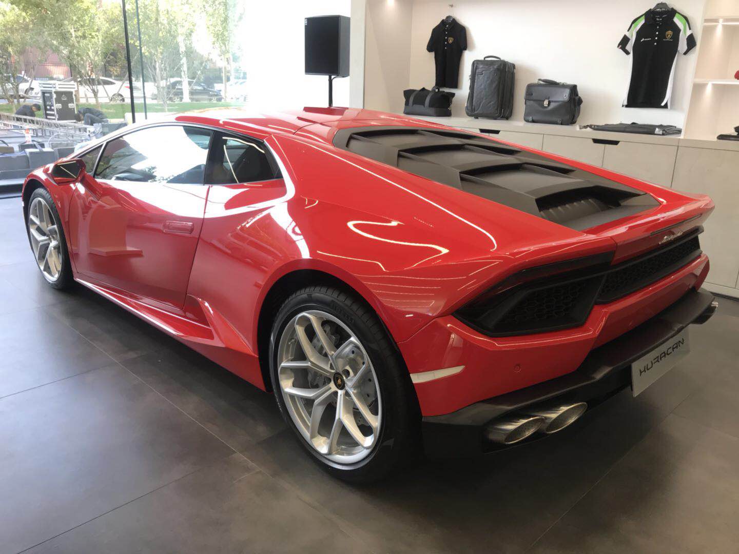 兰博尼基小牛双门豪华跑车天津港口现车