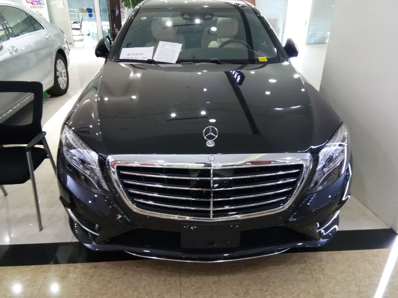 新款奔驰长轴版s400 舒适炫酷身份象征