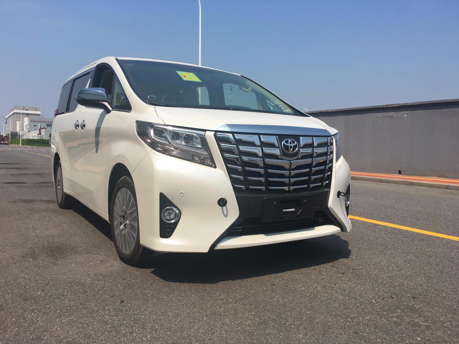 18款埃尔法35l保姆车现在加价多少钱