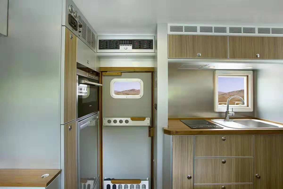 蓝牌德国man 阿莫迪罗挑战者c型越野房车