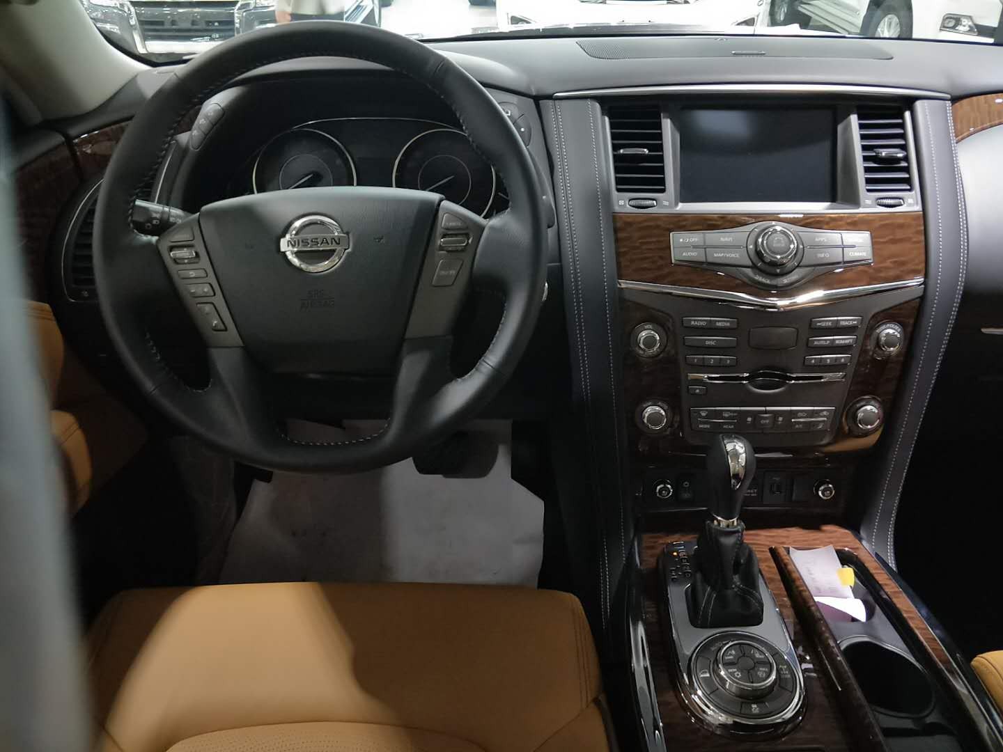 18款中东版日产途乐5.6钛金版最新报价