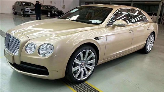 18款宾利飞驰土豪金v8s天津现车特价出售