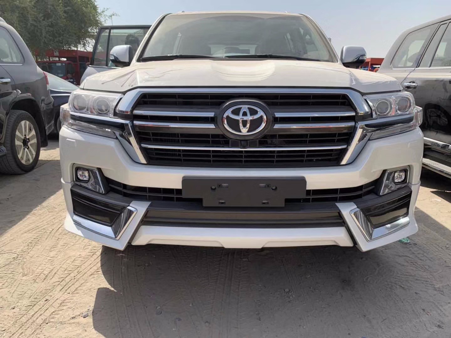 20款兰德酷路泽5700报价 顶配陆巡全新