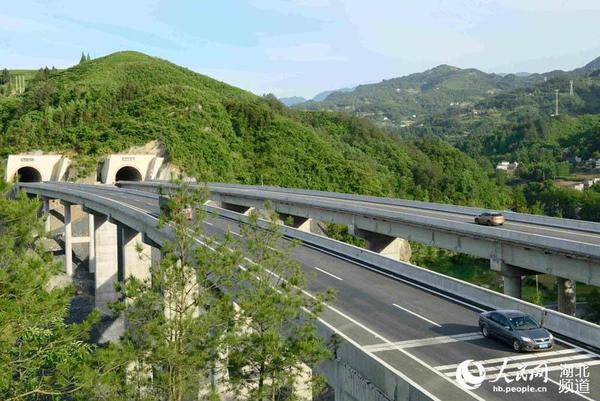 湖北保康经济发展奔向高速时代