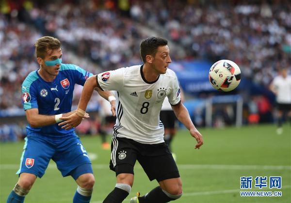 欧洲足球锦标赛八分之一决赛:德国3:0胜斯洛伐克