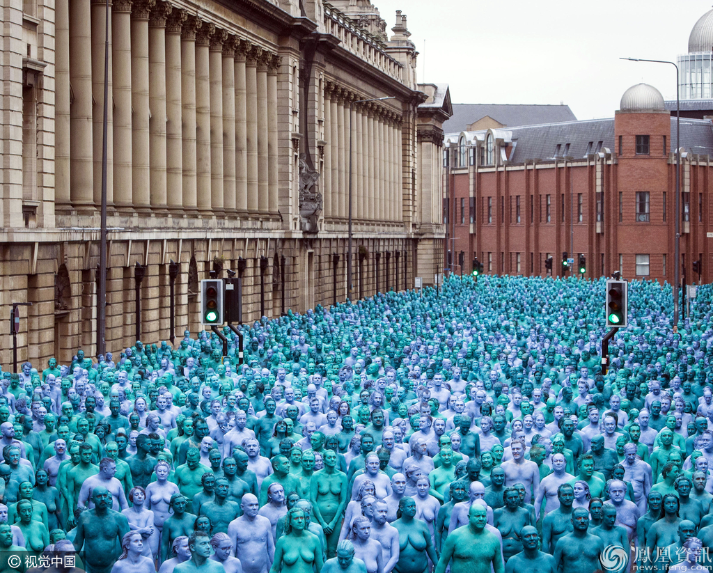 3200名民众全裸蓝色大游行