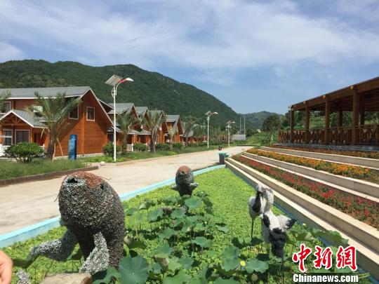 苍南后槽村渔民众筹的海螺度假村. 梅芳燕 摄