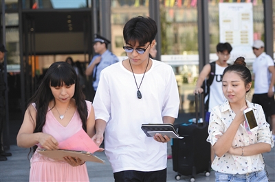 时间:8月26日 地点:中央戏剧学院昌平校区 事件:中央戏剧学院新生开学