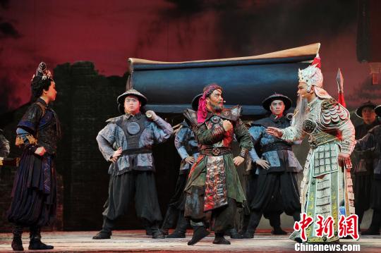 广西大型历史壮剧《冯子材》上演_凤凰资讯