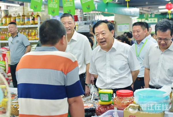 西湖美城市美,杭州人更美 杭州市民对峰会筹办予以理解支持