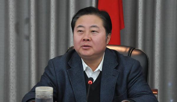 泽巴足不再担任 甘肃省政府官网"领导之窗"栏目近日更新后的信息显示