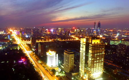 泰安社区公益行9月22日晚走进肥城信业商厦广场