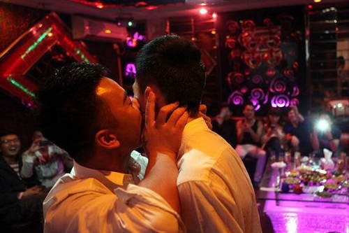 纪录中国公开结婚男同性恋婚礼现场