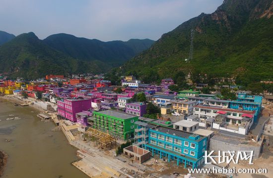 緊鄰北京的淶水縣,近年來立足資源和區位優勢,大力發展鄉村旅遊扶貧