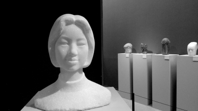 1977年 大理石 36&times;30&times;18cm 50余年前,刘焕章因雕塑《少女