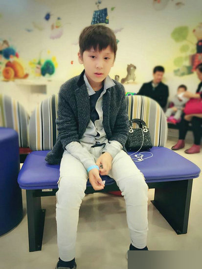 "梦萍"乐珈彤变"网红脸" 没想到她儿子那么帅