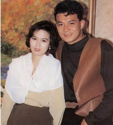 55岁"靖哥哥"黄日华与妻子梁洁华年轻旧照