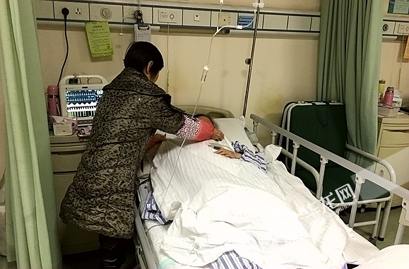 重庆12岁小姑娘患上卵巢癌 肚子跟怀孕10月一样大