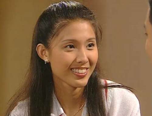 生活中的黄嫊芳黄嫊芳饰演的哈玛雅,眼波盈盈,澄澈如秋水.