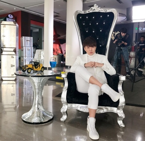 赵真导演拍摄3亿网红热歌《多幸运》mv