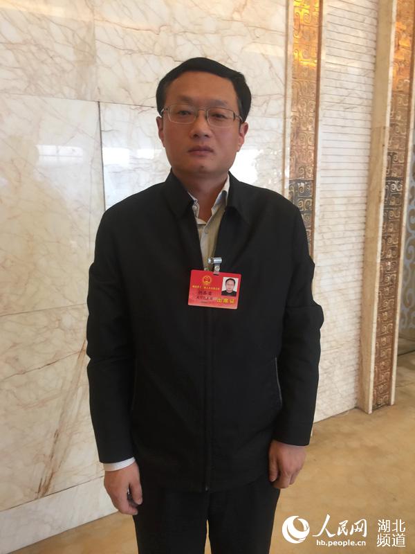 嘉鱼县县长图片