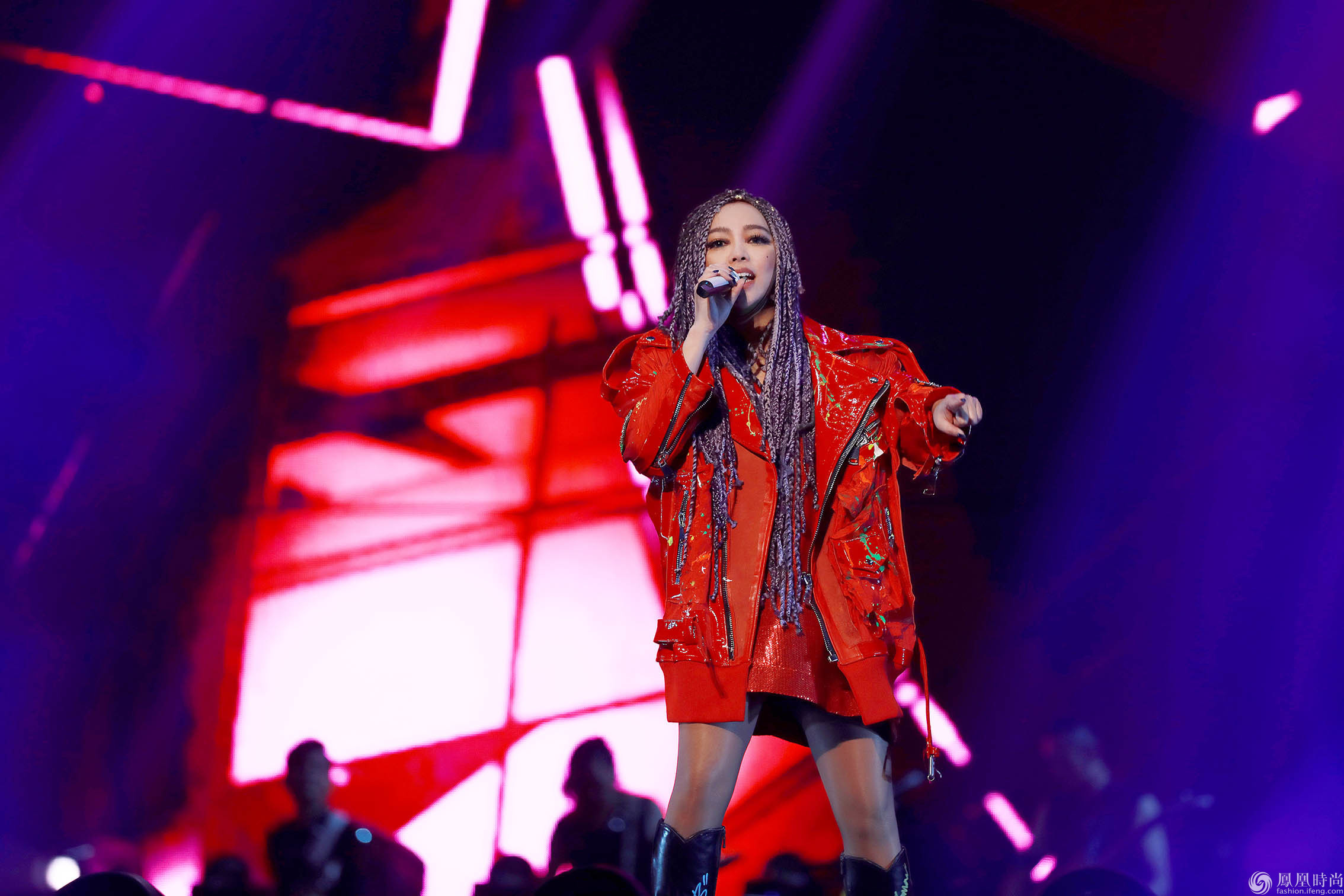 乌托邦女王张惠妹北京连唱 烈火战袍暗藏玄机