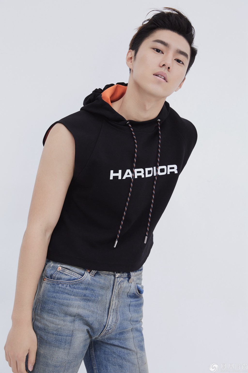 赵东泽时尚运动风大片曝光 阳光帅气演绎活力型男