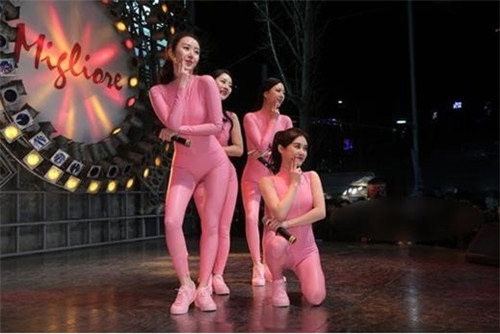 韩国舞蹈排名_韩国性感光身美女舞蹈(2)