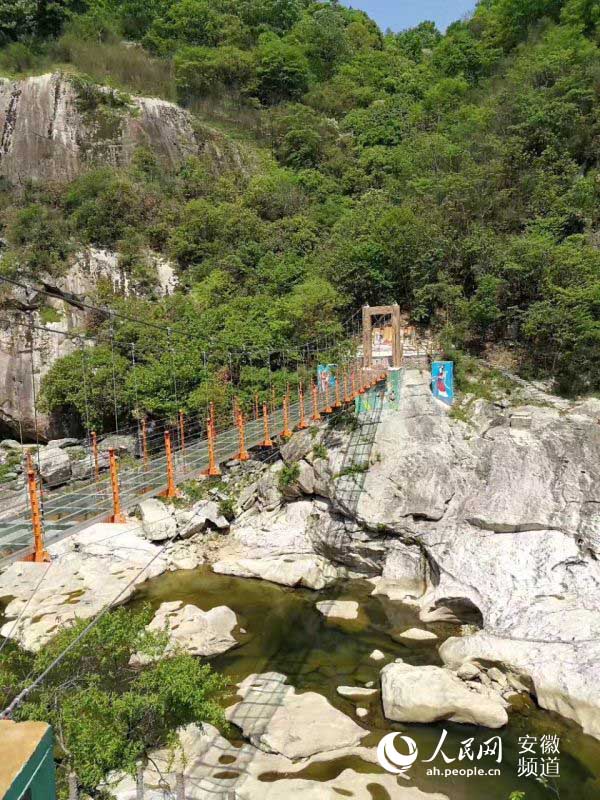 徽城焦點金寨燕子河大峽谷景區是國家aaaa級旅遊景區,大別山(六安)