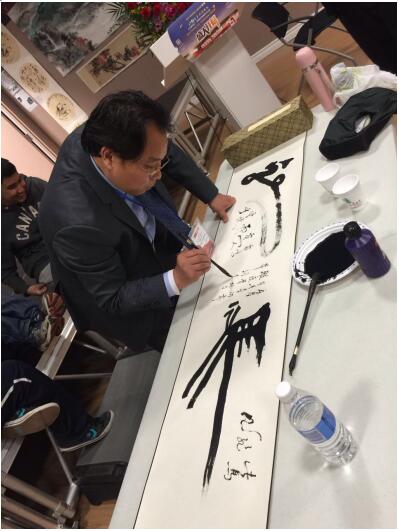 中国著名书法家翟顺和加拿大荣获特别大奖