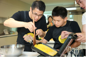 小熊电器x黄小厨亲子烹饪大赛暖心上演现实版"神偷奶爸"