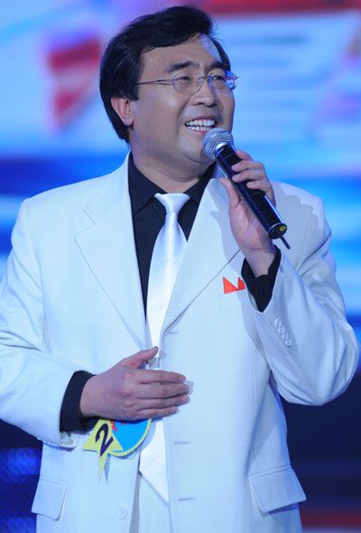 河北参赛选手白云龙走上星光大道