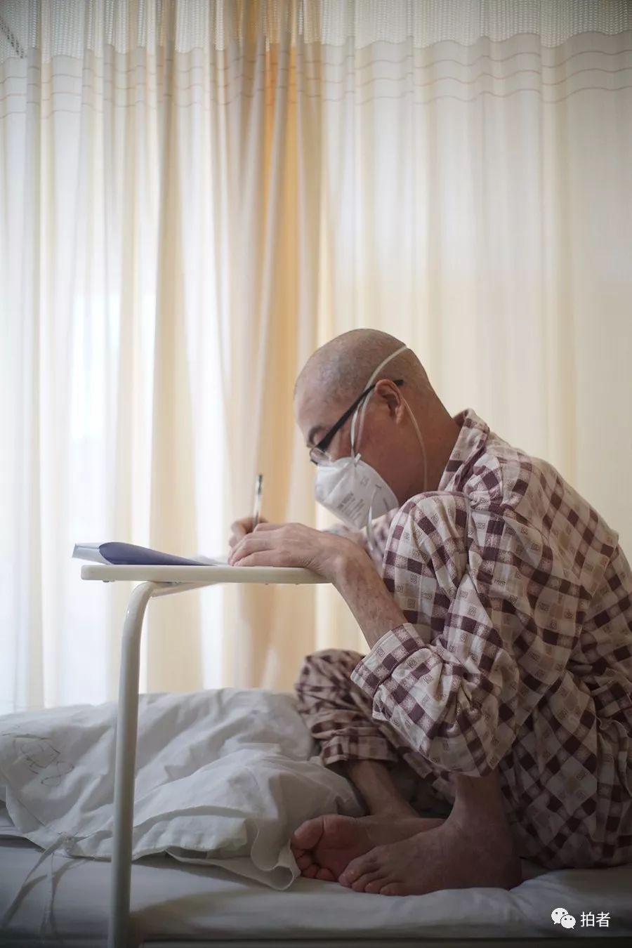 燕郊白血病人:站在医院16楼想跳下去,这里砸不到人