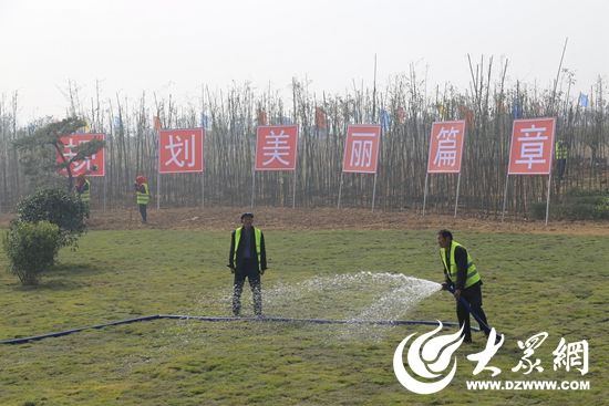 大众网日照11月8日讯(记者 徐静静) 深秋时节,站在莒县的青峰岭水库边