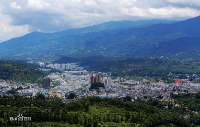凤庆县地处云南省西南部,临沧市西北部,东与大理州巍山县,南涧县相连