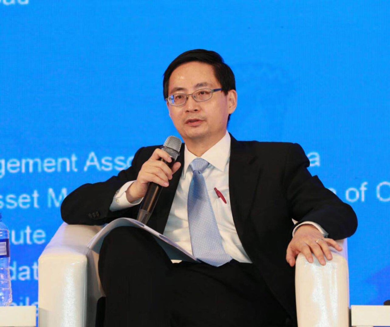 马骏:央行"加息"将稳定中美利差 警告海外做空力量