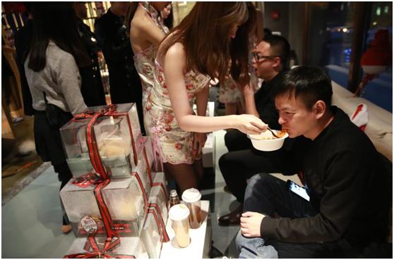 绝地求生女本子