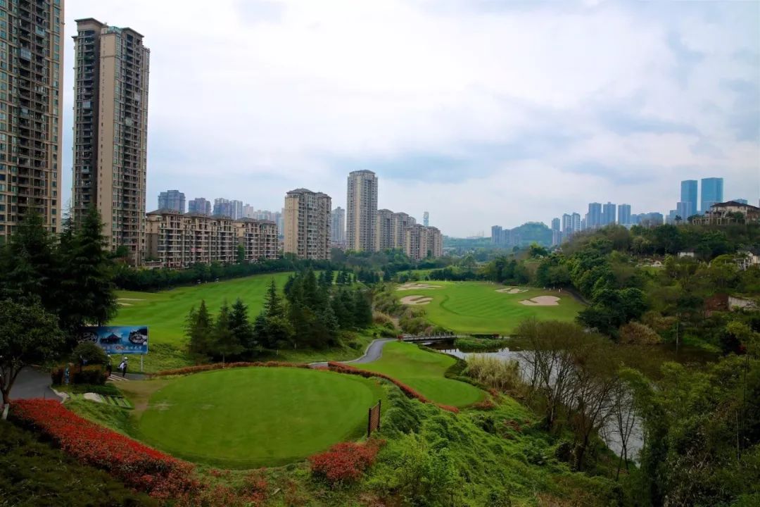 重庆保利高尔夫在上周以四轮总成绩268杆于麓山国际乡村俱乐部赢得