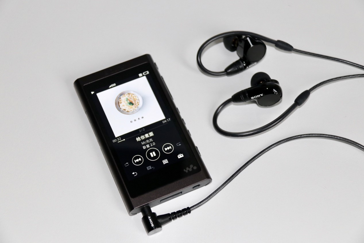 索尼ier-m7深度开仓,舞台c位出道抢占所有追光