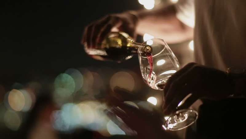 从选酒到侍酒,帮你玩转假期酒局|葡萄酒| 假期_凤凰酒业