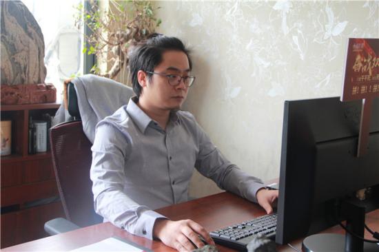 红蚂蚁金奖采访蒋云坤感悟生活缔造诗意栖居