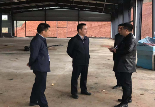 湖南省平江县来料加工产业为精准扶贫 "保驾护航"