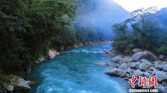 图为独龙江风光 高黎贡山国家级自然保护区贡山管护分局提供摄