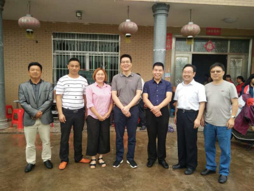 湖南省平江县来料加工产业为精准扶贫 "保驾护航"