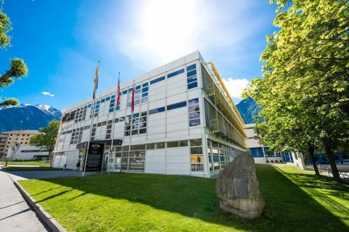 瑞士留学首选cesarritz恺撒里兹站在伟人肩膀上的酒店管理大学