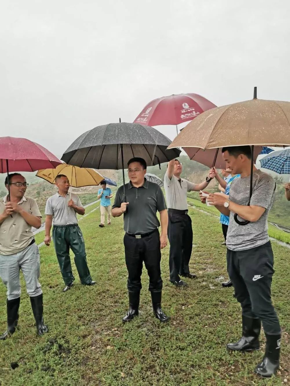 高安市市长康健明察暗访汛期安全生产工作