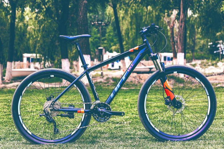 入门山地自行车ucc运动自行车布雷德3